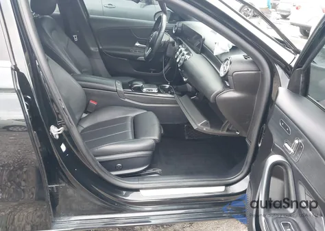 2019 Mercedes-Benz A 220 z USA, uszkodzony, nr VIN WDD3G4EB6KW013769